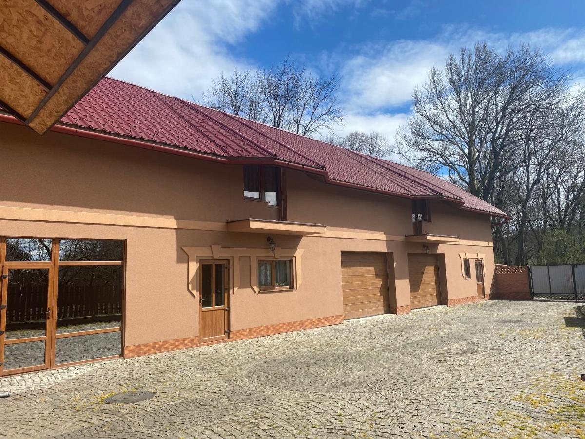 Катерина Hotel Chynadiyovo Exterior foto